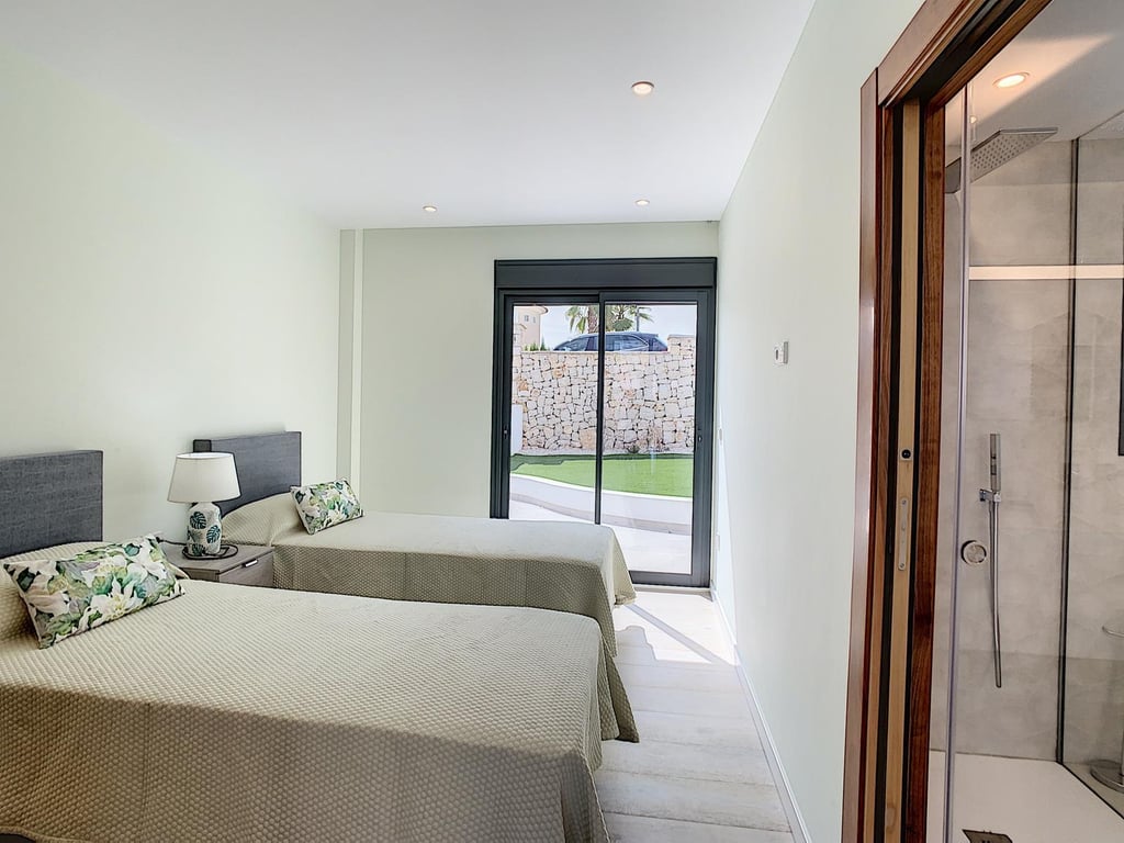 Lujosa villa en Cumbre del Sol - 26