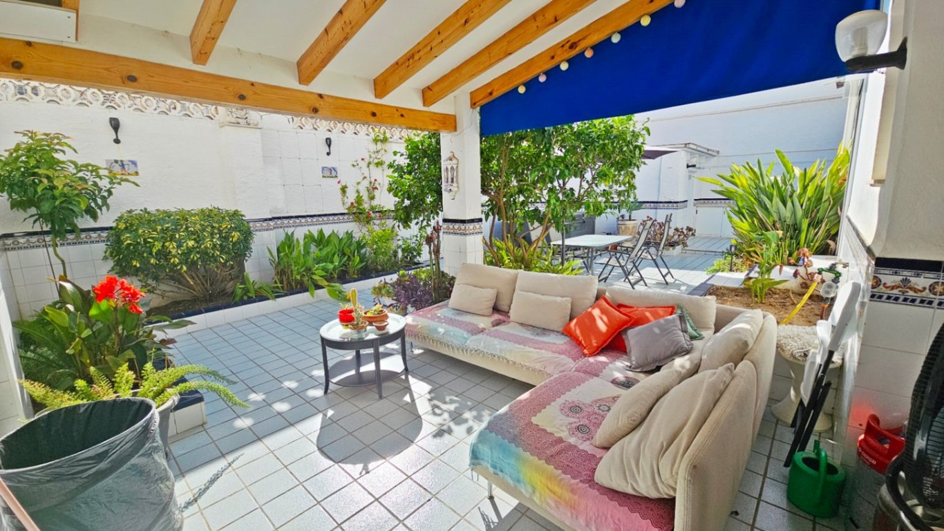 Casa de poble a Pego amb un gran pati - 2