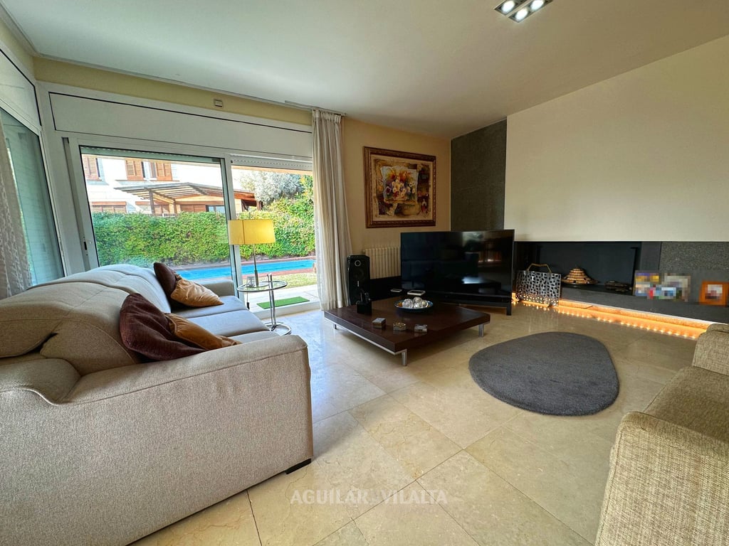 Exclusive villa in Can Teixidó with sea views - 23