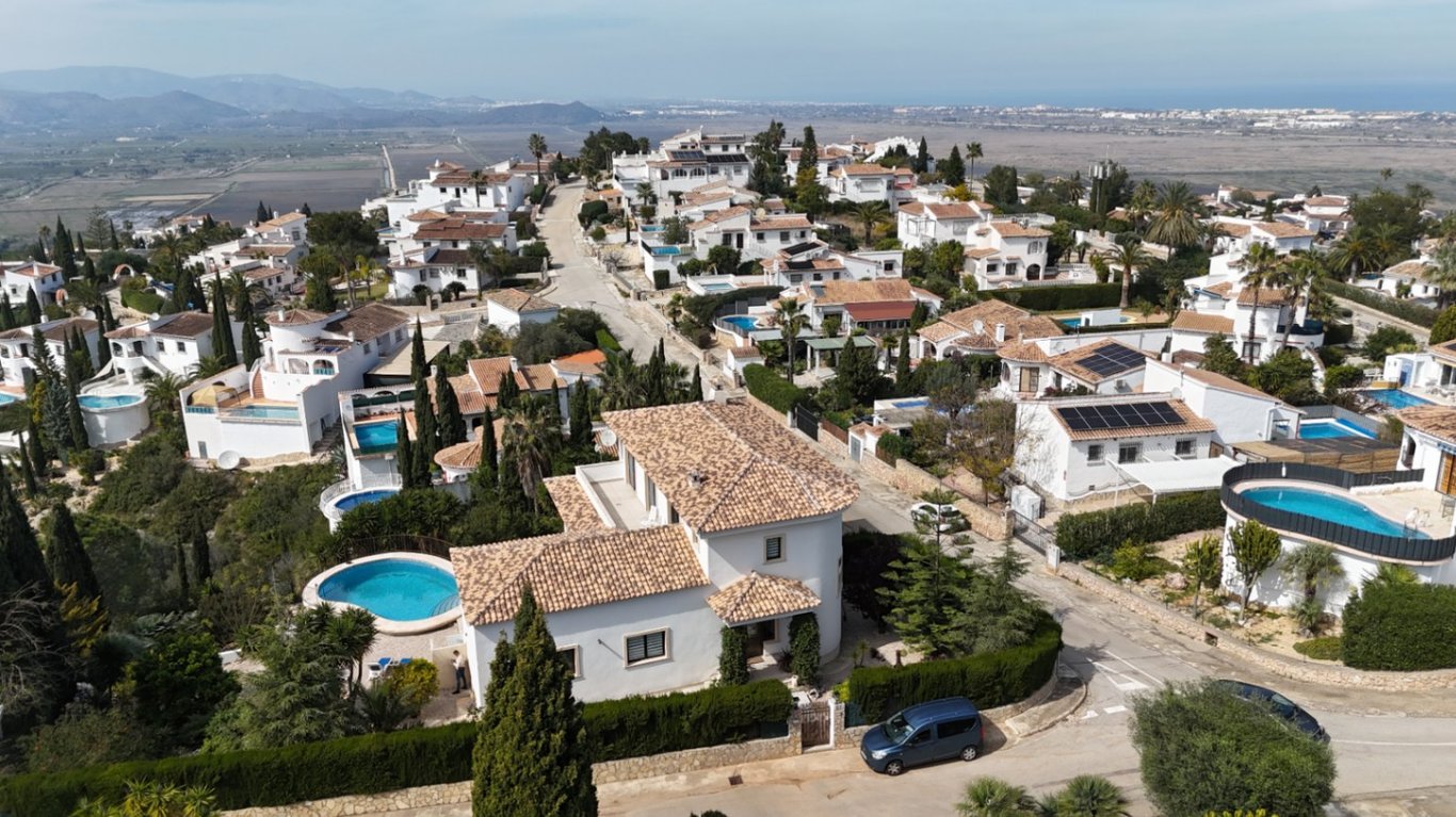 Tu oasis en Monte Pego: chalet con gran parcela, piscina y total privacidad - 4