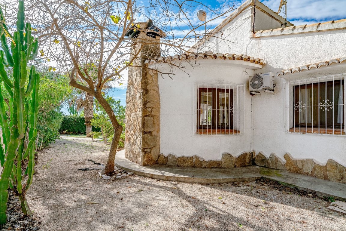 2-bed Villa in Moraira photo 20