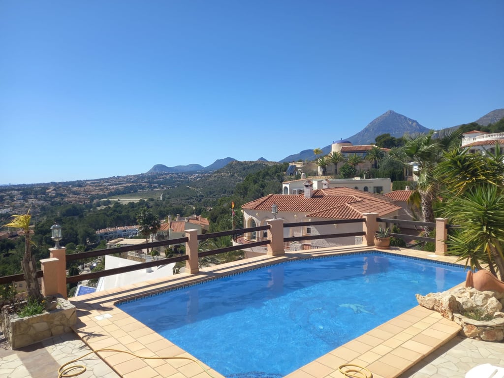 Property #RH21393 - 9