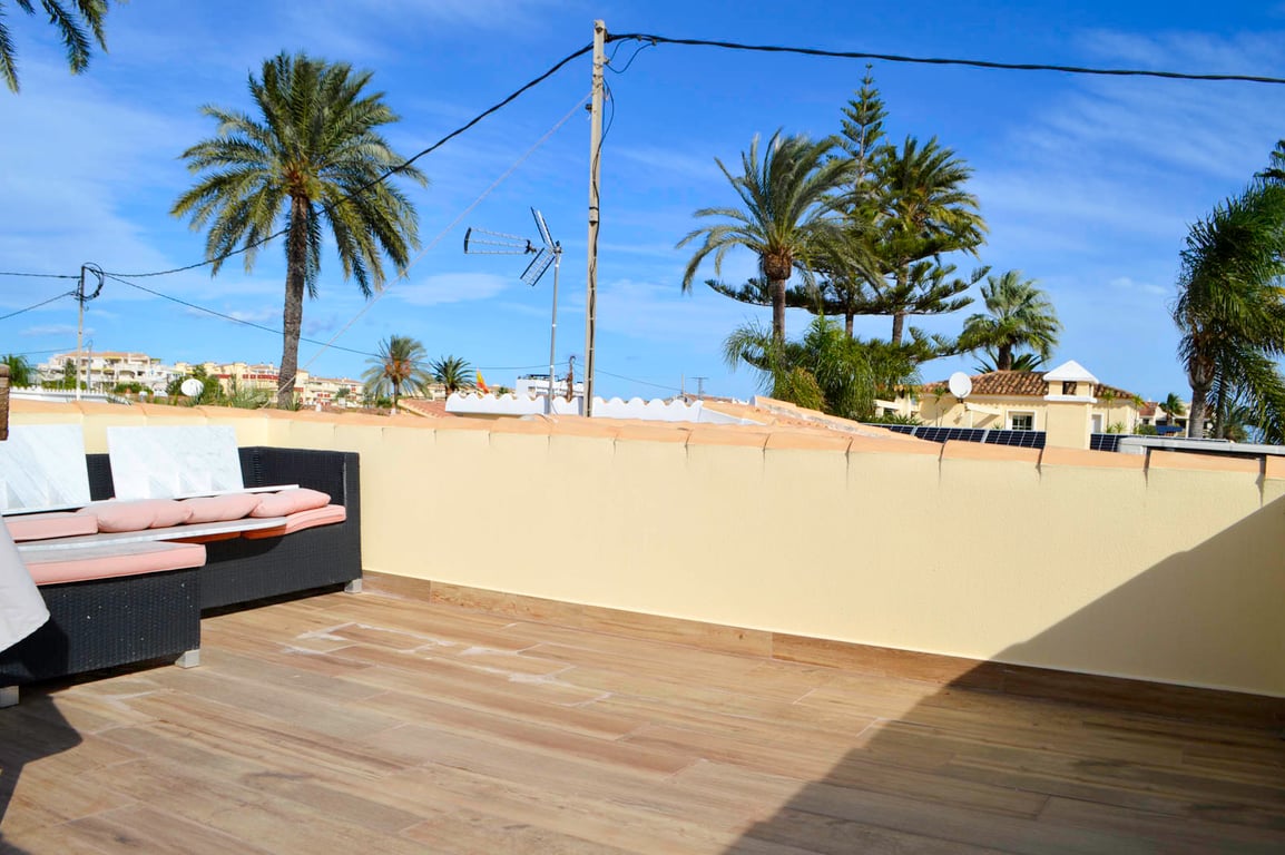 Villa de 4 dormitorios en Las Marinas, en la zona de Las Brisas - 31