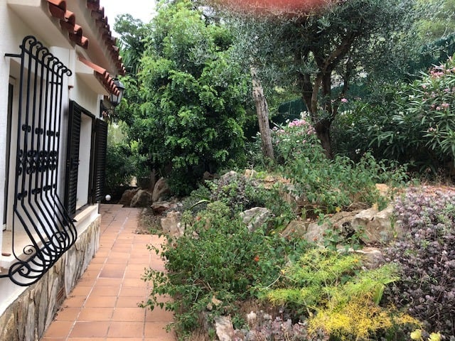 Chalet en venta en Denia, Zona Montgó: 4 habitaciones, piscina privada - 57