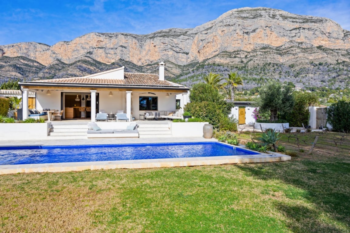 Villa reformada en la zona del montgo con casa independiente para invitados - 54