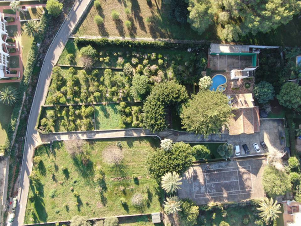 Venta Parcela urbana y Chalet - 31