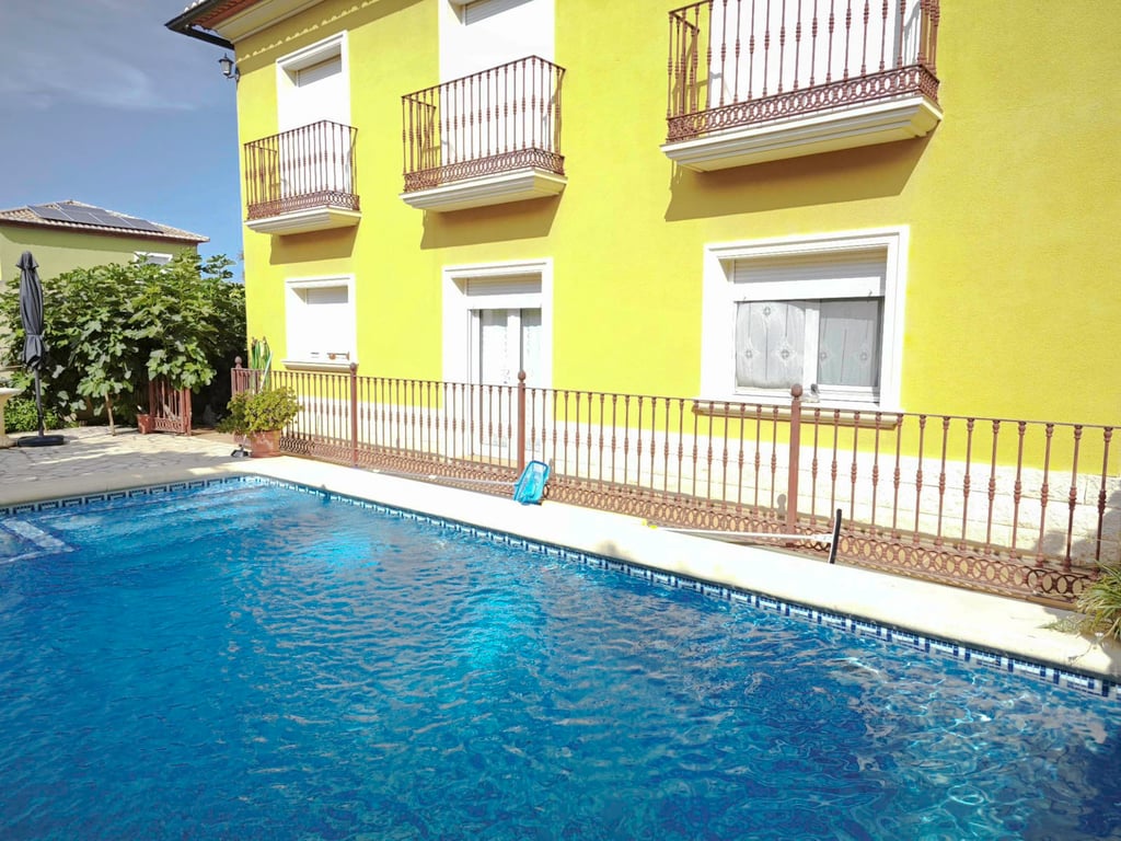 Villa de 270 m2 con piscina en venta en Pedreguer, zona residencial a un paso del centro - 32