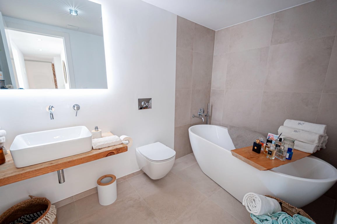 Property #RH20615 - 15