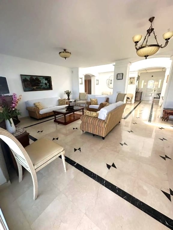 Property #RH20394 - 16