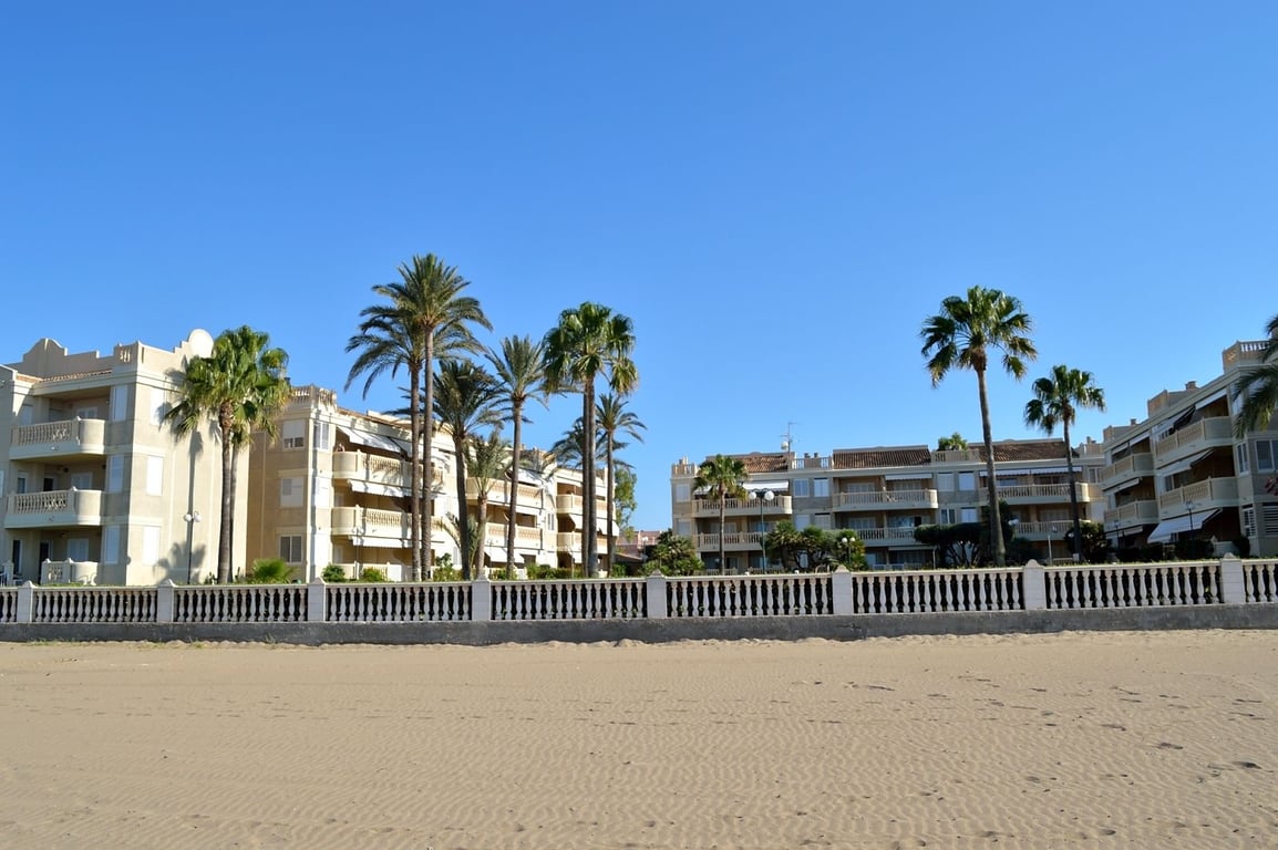Apartamento 2 dormitorios con vistas al mar en venta en Dénia - 2
