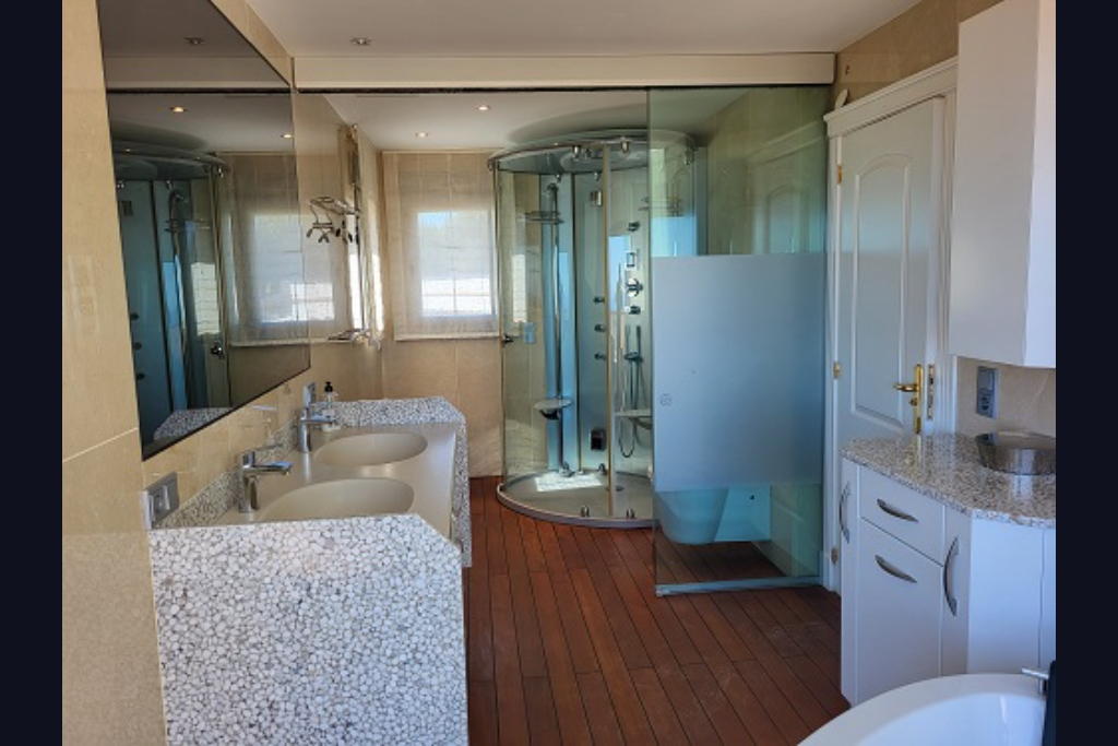 4-bed Villa in Moraira photo 22