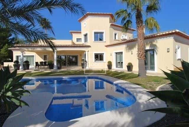Villa in Benissa, 4-bed, 464m²