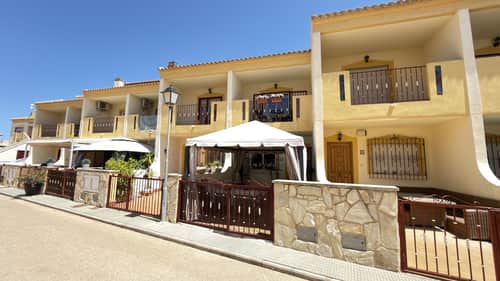 Rijwoning met 3 slaapkamers in La Zenia — foto 1
