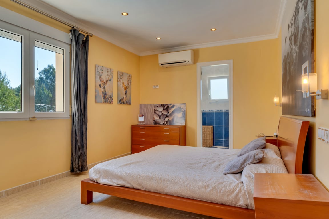 Villa en una excepcional zona tranquila, con vistas abiertas y gran potencial - 22