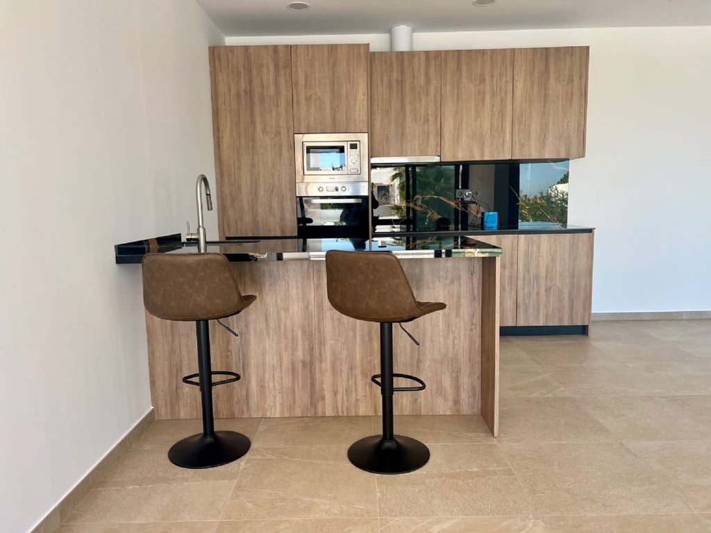 Property #RH21324 - 14