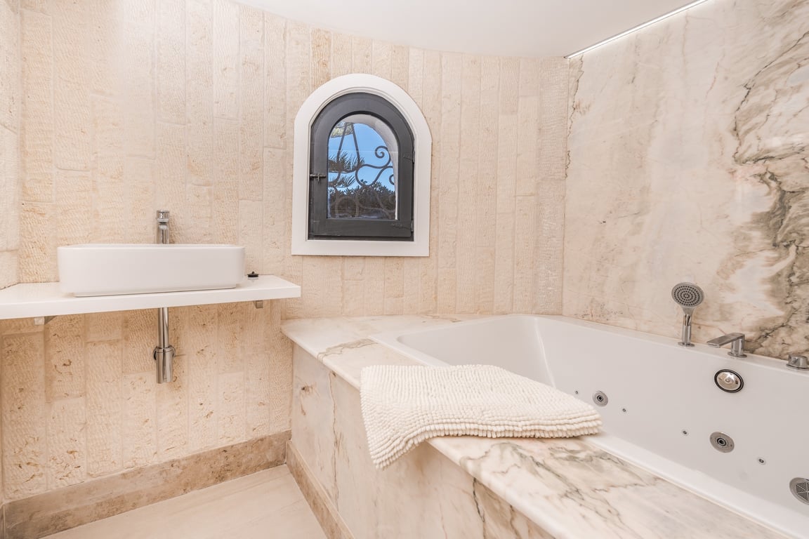 Property #RH21356 - 37