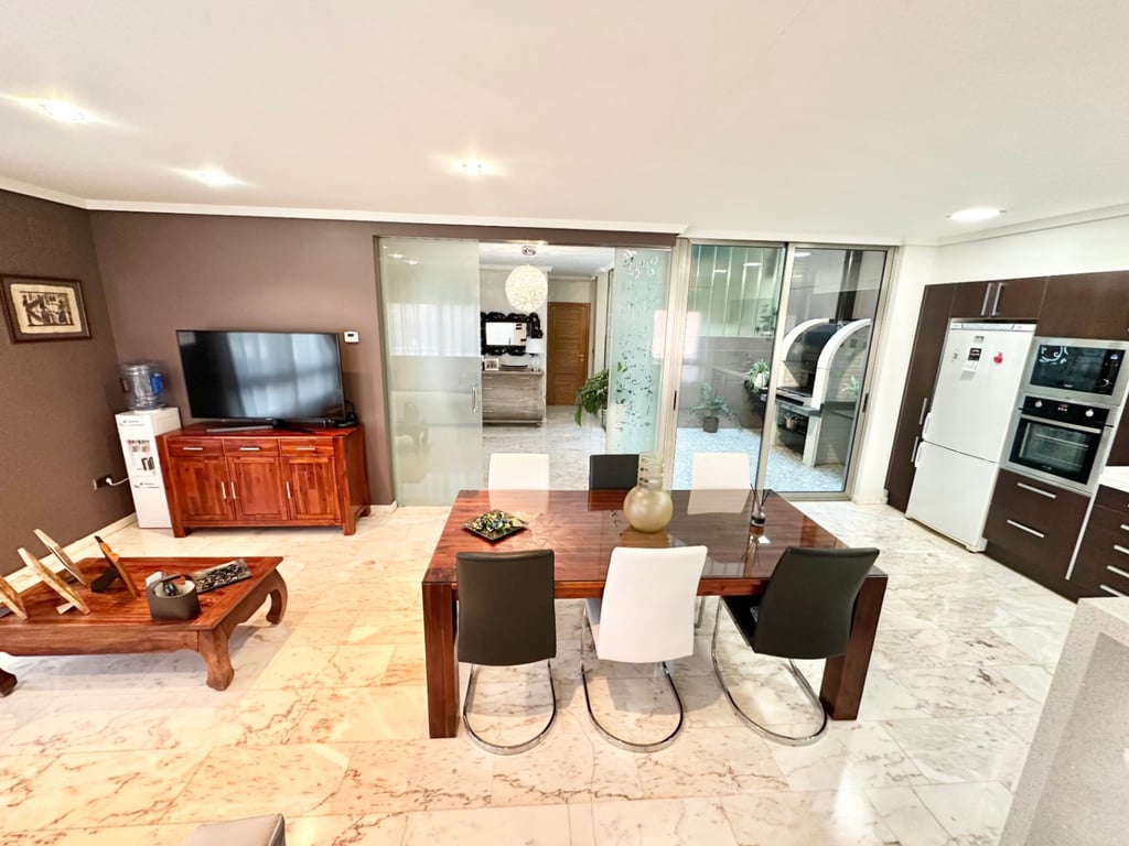 Espai, Llum i Disseny en una Casa Única a Pego - 8