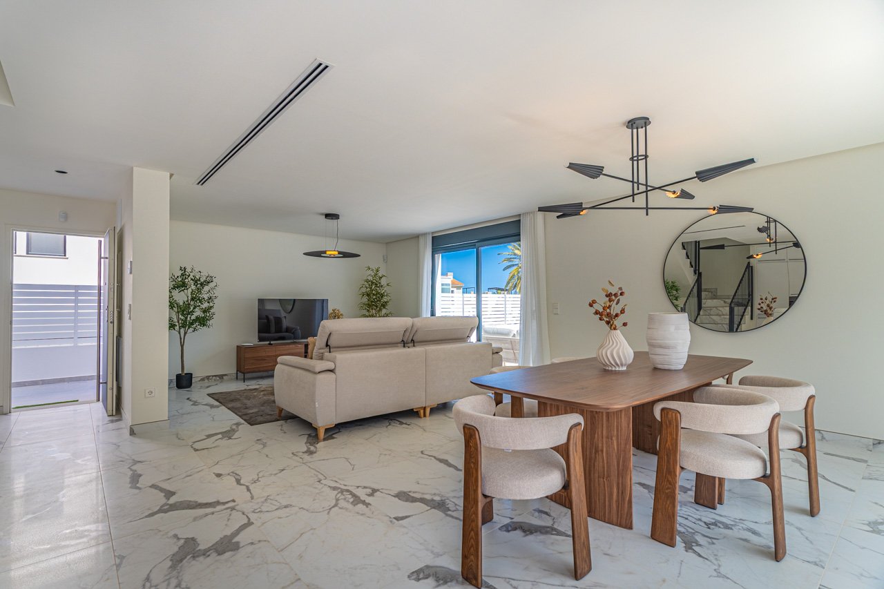 Villa de nueva construcción en Tossal Gross, Dénia — 3 dormitorios · 3 baños · Vistas al Montgó