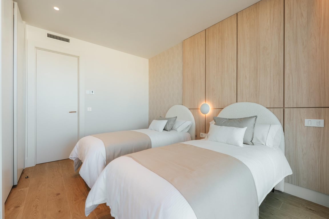 Property #RH21336 - 13