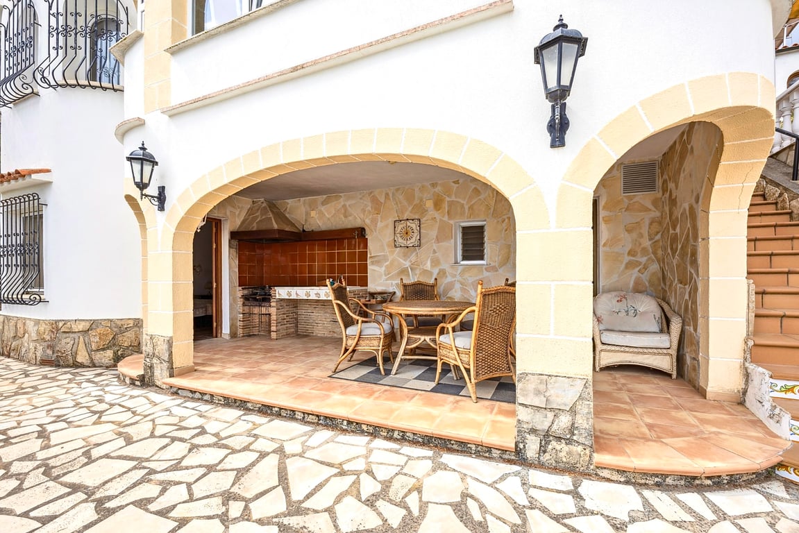 4-bed Villa in Dénia photo 4