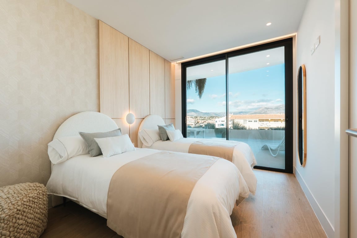 Property #RH21336 - 11