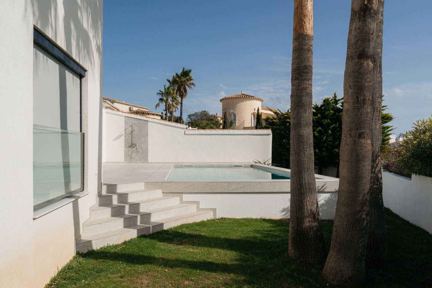Elegant Fully Refurbished Villa — 412 m², 5 Bedrooms, Pool (5 mins to Moraira)