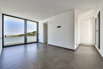 Property R4357066