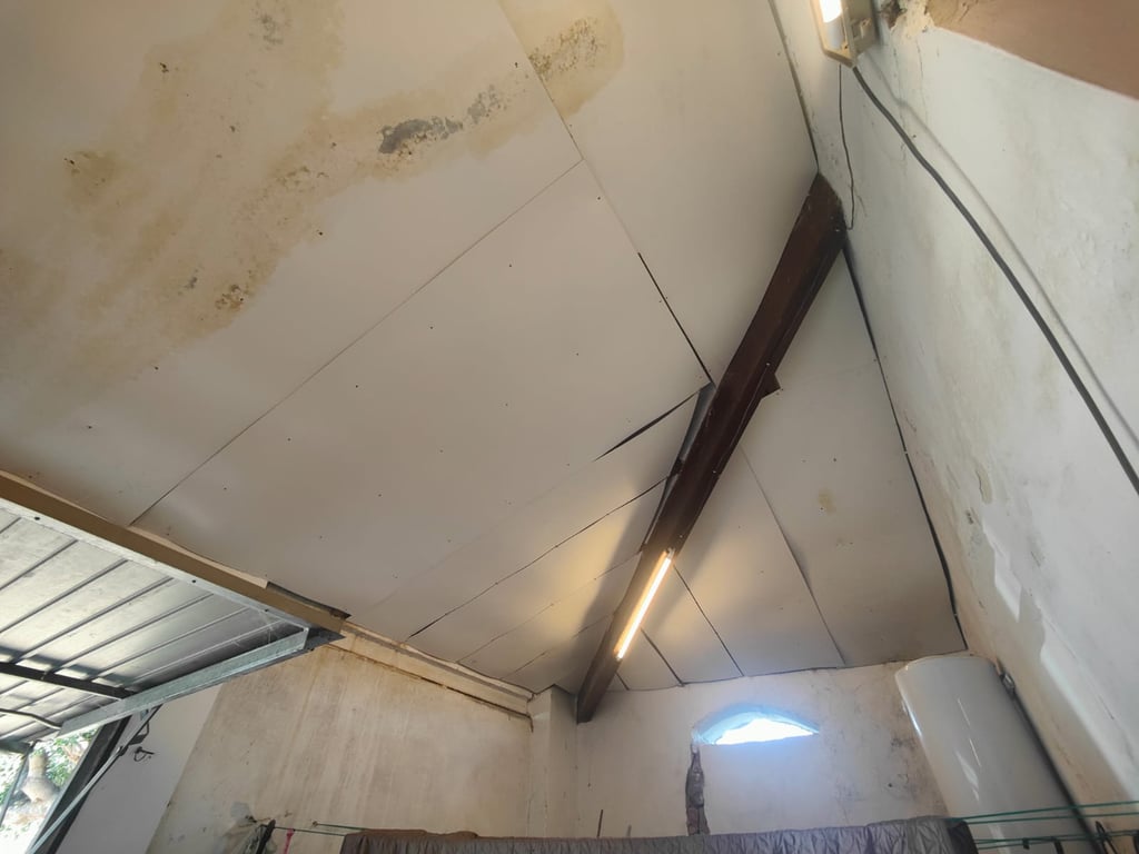 Parcela de 12.137 m2 con casa rústica habitable y bonitas vistas al mar y al Peñón de Ifach  - Benissa - 30