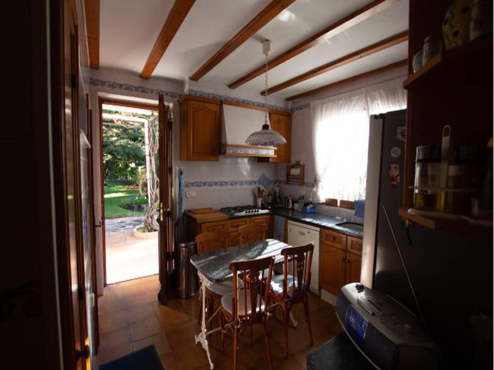 Venta Parcela urbana y Chalet - 19