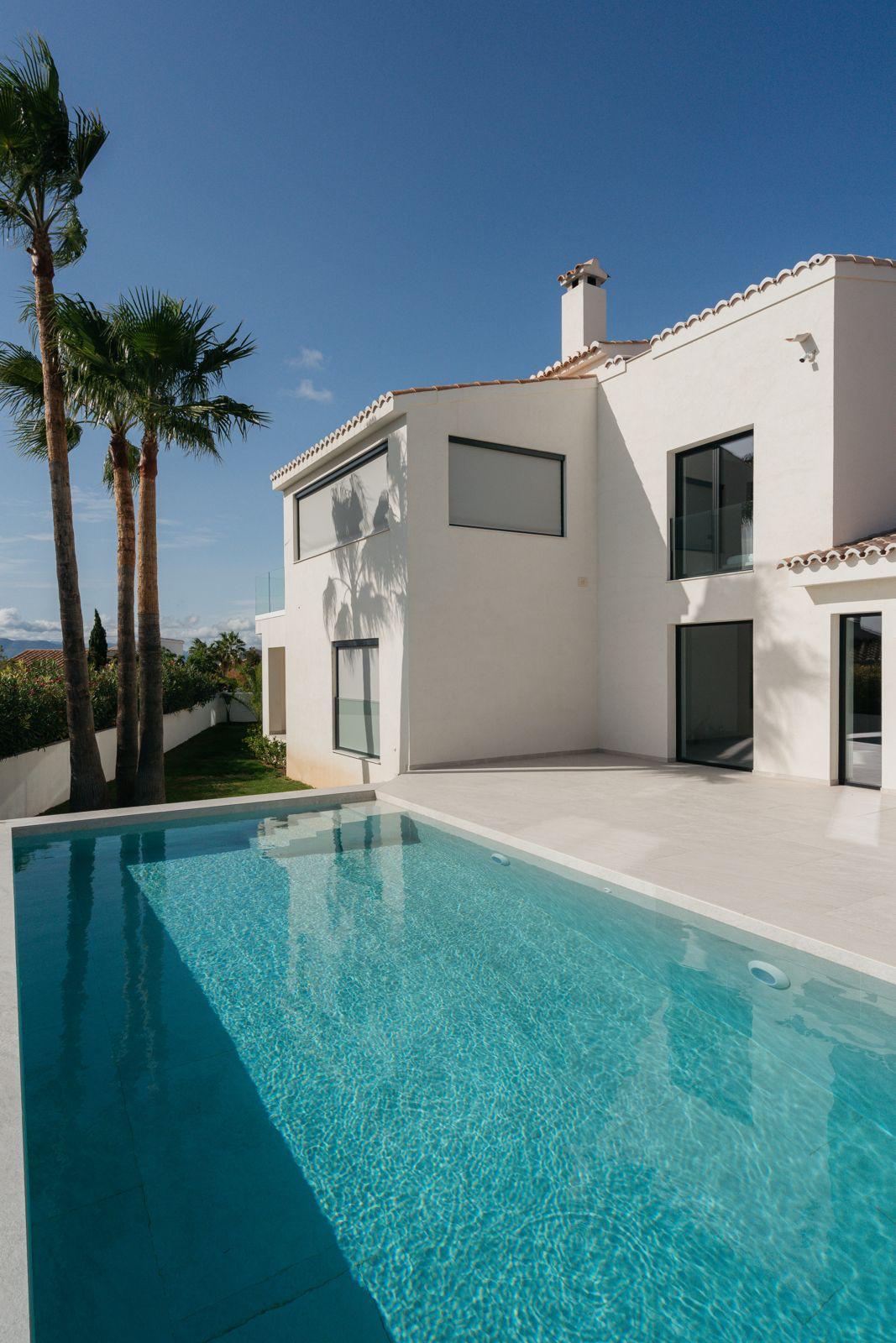 Elegant Fully Refurbished Villa — 412 m², 5 Bedrooms, Pool (5 mins to Moraira)