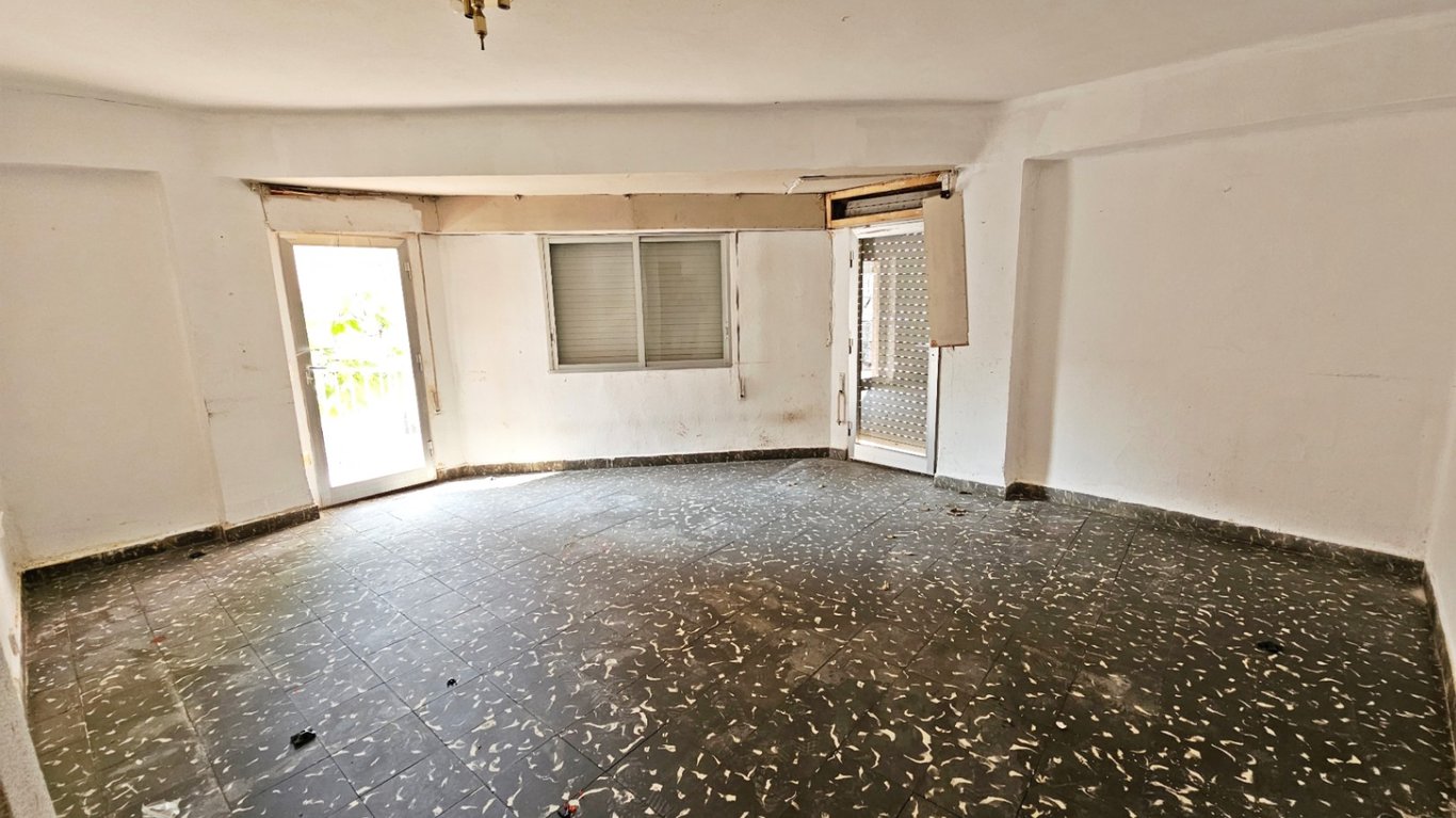 Pis a reformar en una de les millors zones de Dénia. - 3