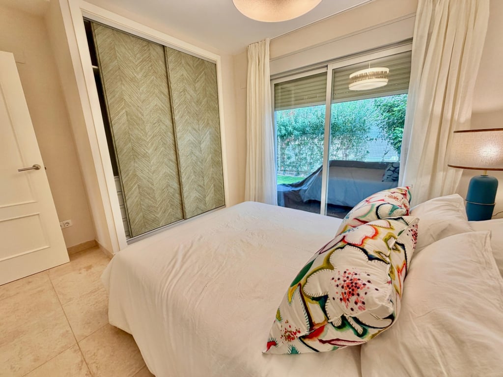 Apartamento reformado de 1 dormitorio en Denia con piscina comunitaria - 19