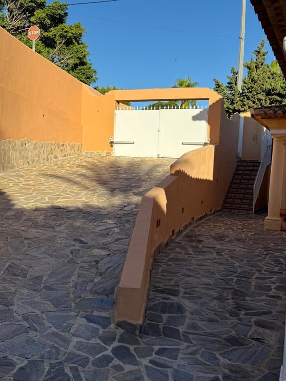 4-bed Villa in Moraira photo 16