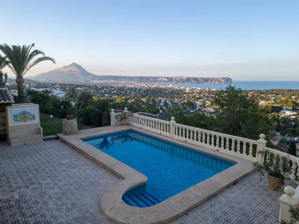 Villa a la venta con impresionantes vistas al mar - 4