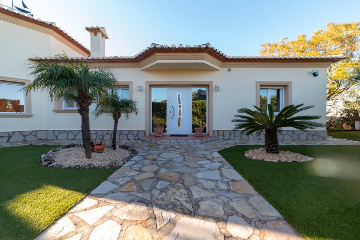 Villa de lujo con vista al mar en Denia - 3