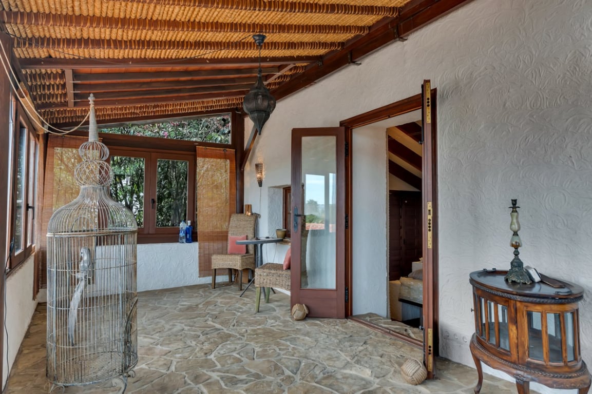 Villa con apartamento de invitados, totalmente renovada y cerca del casco antiguo de Jávea - 25