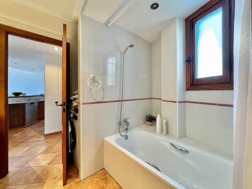Ruim appartement met 2 slaapkamers, overdekt terras en zwembad in Punta Prima, Torrevieja — foto 14