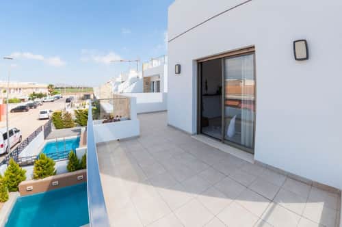 Nieuwbouwvilla met privézwembad en tuin op 900 meter van het strand in Los Alcázares — foto 14