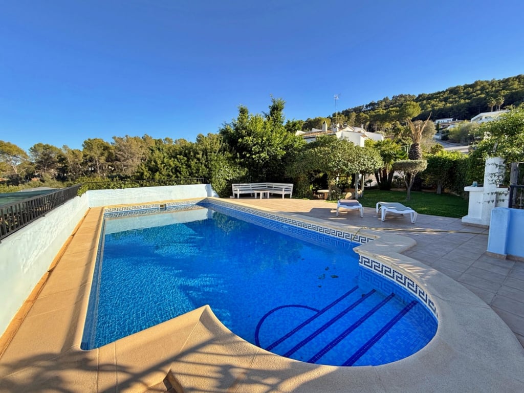 DHJV329 - Verkoop. Villa in Javea