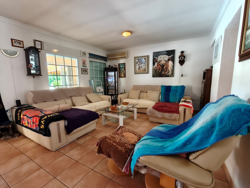 Villa privada a la venta de 5 dormitorios en Els Poblets con piscina climatizada y apartamento independiente - 7