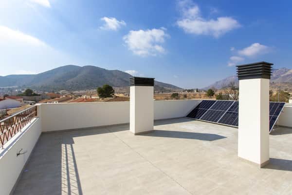 Nieuwbouwbungalow met solarium en zonnepanelen in Hondón de las Nieves