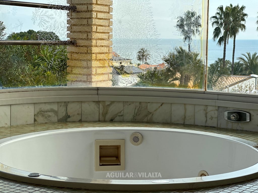 Exclusive villa in Can Teixidó with sea views - 8