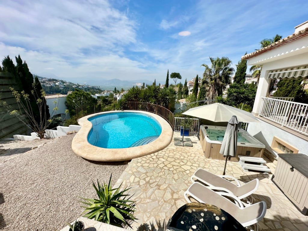 Tu oasis en Monte Pego: chalet con gran parcela, piscina y total privacidad - 24