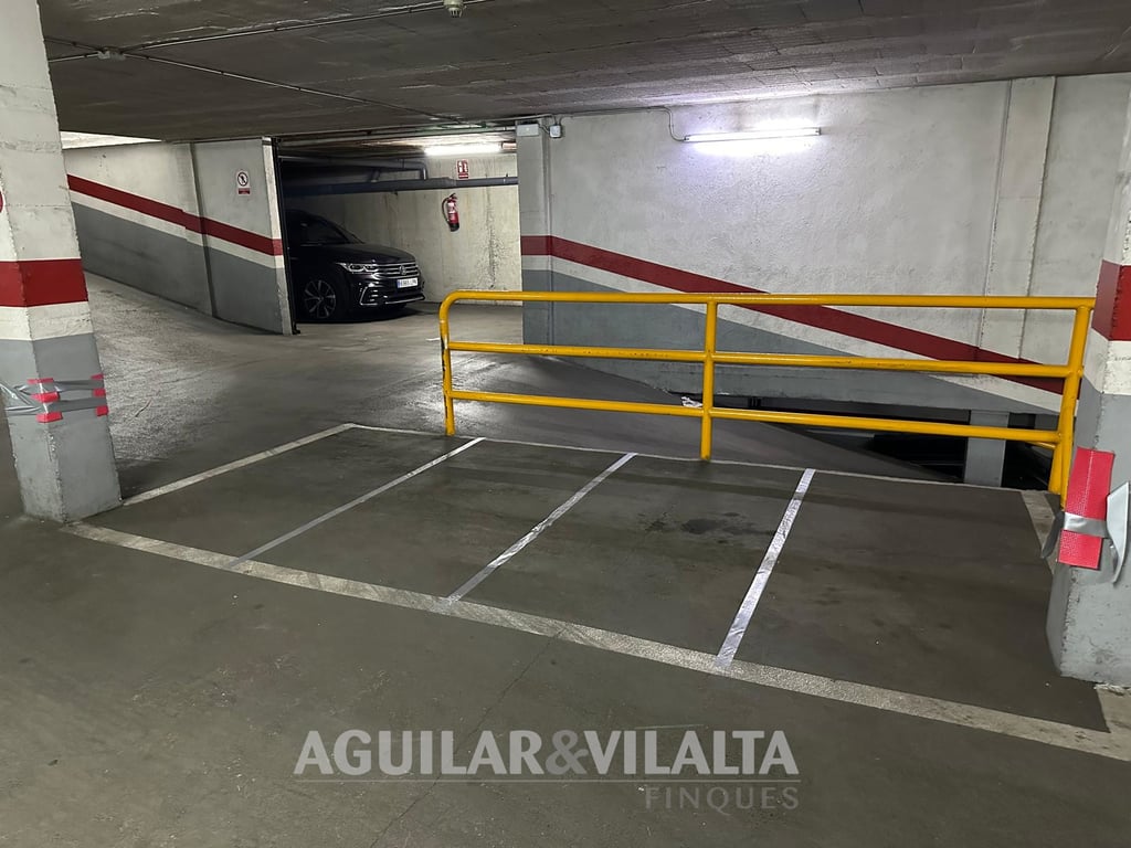 Plaza de aparcamiento para moto - 6