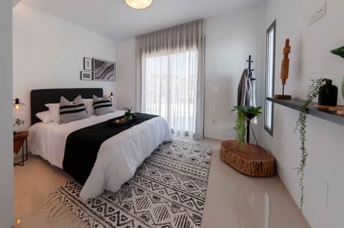Nieuwbouwvilla met privézwembad en tuin op 900 meter van het strand in Los Alcázares — foto 8