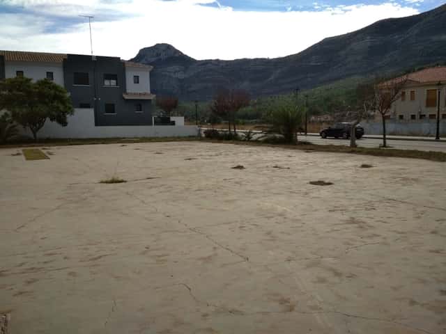 Plot / land in Parcent, 794m²