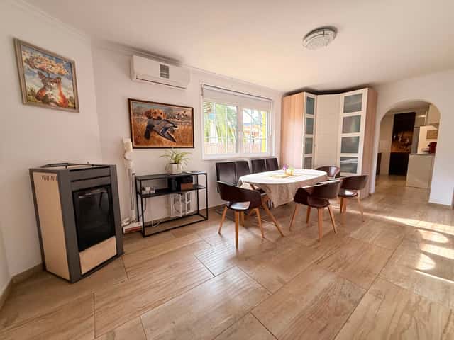 Villa mit Pool in Dénia, 4 Schlafz., 125m²