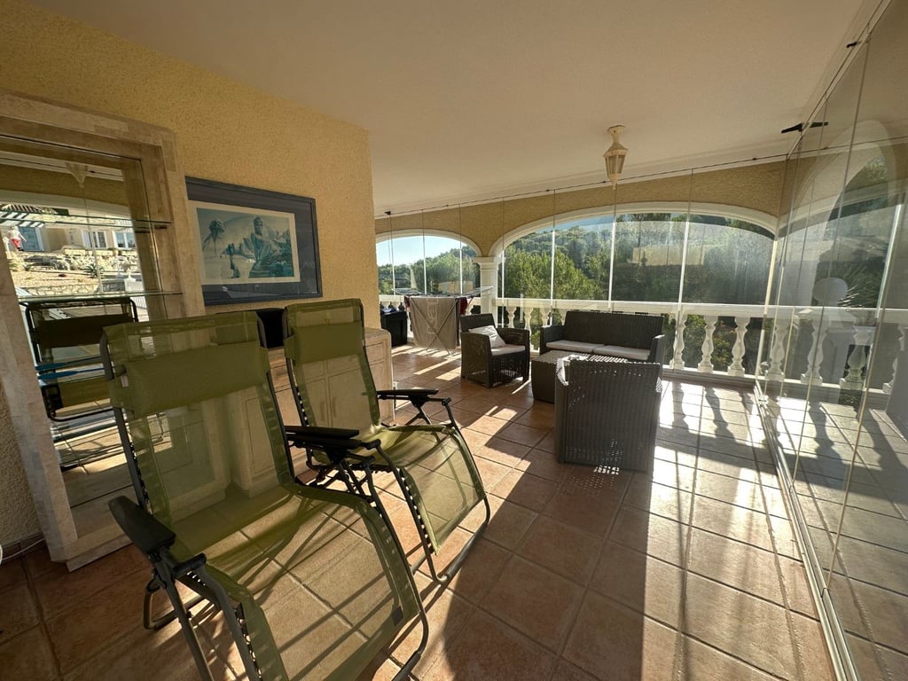 Lujoso Chalet con parcela amplia en venta en Denia - 16