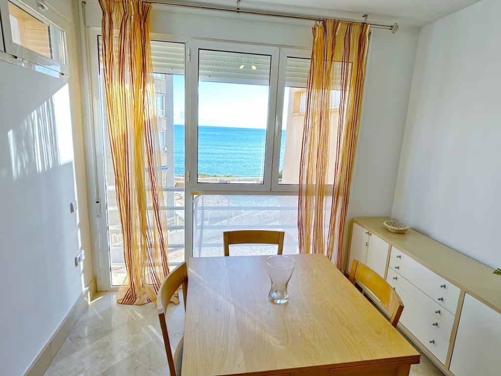 Apartament exclusiu en venda a primera línia de la platja La Fossa de Calp amb increïbles vistes al mar. - 4