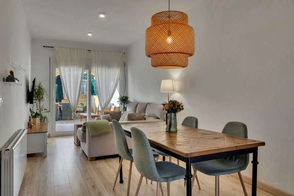 Adosado con una gran terraza con orientación Sur y piscina - 4